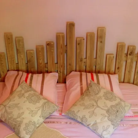 بيت للعطل Ici Et La Canaples