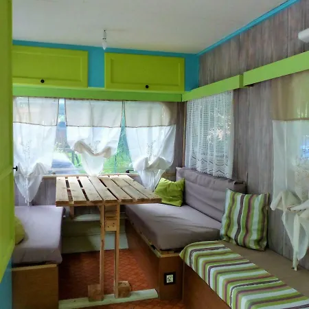 Ici Et La بيت للعطل