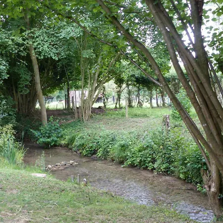 بيت للعطل Ici Et La Canaples